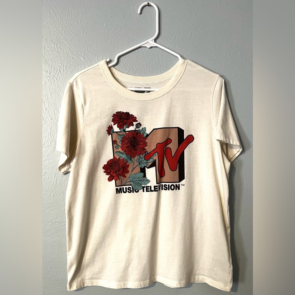 MTV Women’s fit XL Tan color Rose Graphic TShirt Cotton Poly Viacom